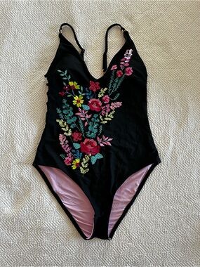 Nanette Lepore Val Floral Sequin Embroidered One Piece Swimsuit Size 8